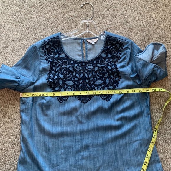 2/$25 Crown & Ivy Chambray Embroidered Top - Size Small - Picture 5 of 7